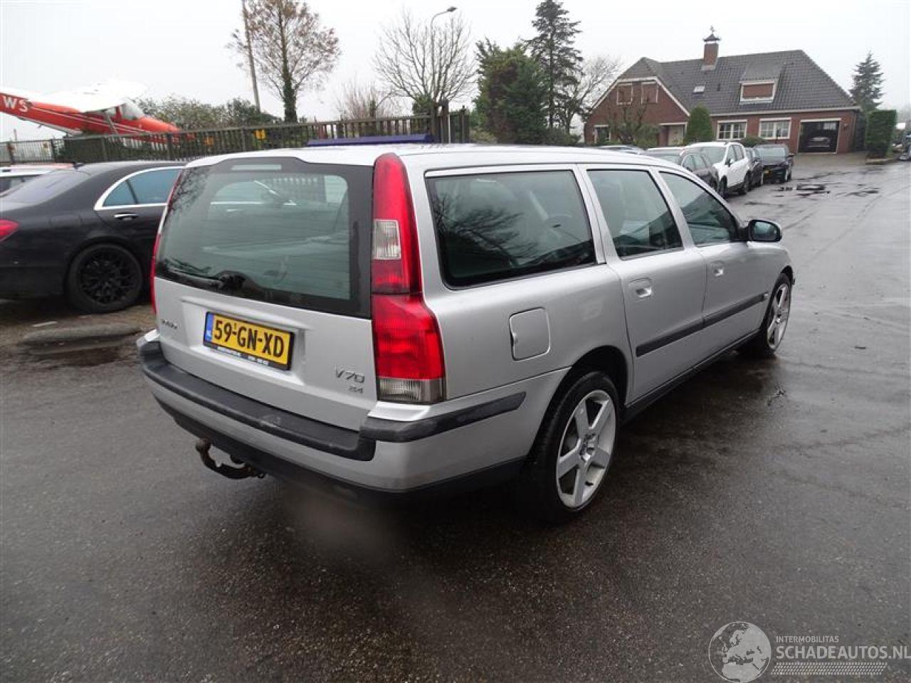 Volvo V-70 2.4 20v