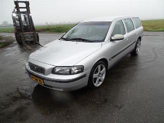 Volvo V-70 2.4 20v picture 3