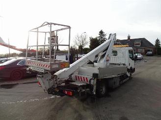 skadebil bedrijf Nissan NT400 2.5 DCI Hoogwerker 2012/10