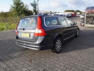 Uttjänta bilar auto Volvo V-70 T4 2011/9
