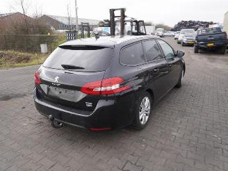demontáž osobní automobily Peugeot 308 SW 1.2 e THP 2017/3
