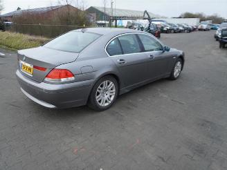 Coche siniestrado BMW 7-serie 735i 2002/6