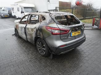 Nissan Qashqai 1.3 DIG-T picture 2