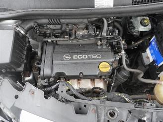 Opel Corsa 1.2 16v picture 9
