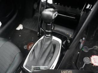 Peugeot 208 1.2 VTi 100 picture 7