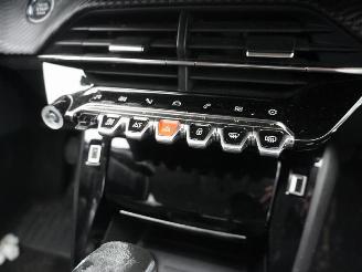 Peugeot 208 1.2 VTi 100 picture 6