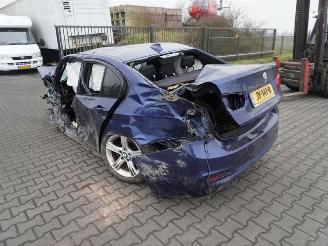 BMW 3-serie 320d picture 2