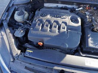 Volkswagen Golf 1.6 TDi picture 9