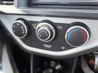 Kia Picanto 1..0 12v picture 6