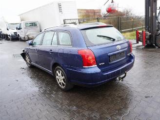 Toyota Avensis Wagon 2.0 16v picture 2