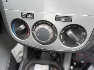 Opel Corsa 1.2 16v picture 6