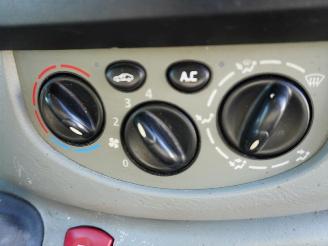 Renault Trafic 1.9 dCi picture 6