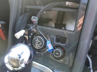 Peugeot 5008 1.6 HDiF picture 6