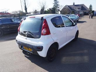 demontáž osobní automobily Peugeot 107 1.0 12v 2011/4