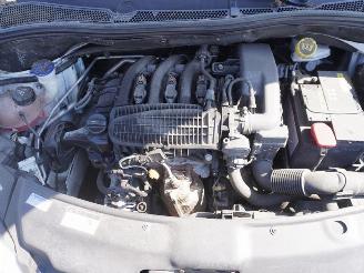Peugeot 208 1.0 Vti picture 10