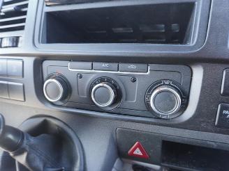 Volkswagen Transporter 2.0 TDi picture 6