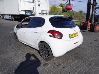 Peugeot 208 1.2 Vti picture 2