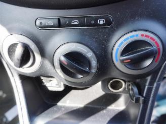 Hyundai I-10 1.1 12v picture 6