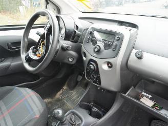 Peugeot 108 1.0 12v picture 5