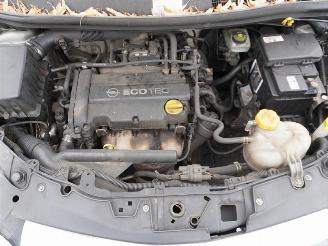 Opel Corsa 1.2 16v picture 9
