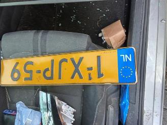 Volkswagen Golf 1.6 TDi picture 6