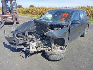 BMW 1-serie 118i picture 3