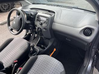 Peugeot 108 1.0 12v picture 6