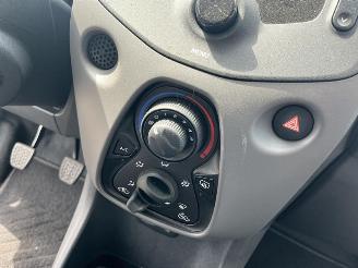 Peugeot 108 1.0 12v picture 7