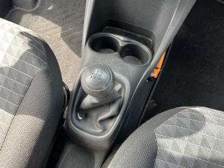 Peugeot 108 1.0 12v picture 8