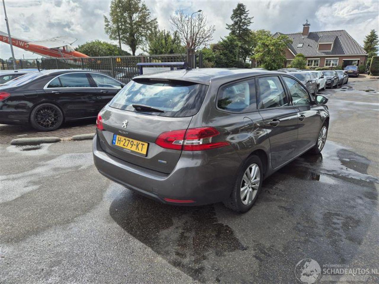 Peugeot 308 1.2 12V e-THP PureTech 110