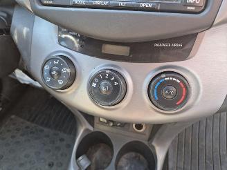 Toyota Rav-4 2.2 D-4D 16V 4x4 picture 16