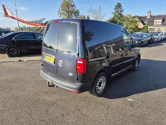 krockskadad bil bedrijf Volkswagen Caddy 2.0 TDI 75 (CUUF) 2016/3