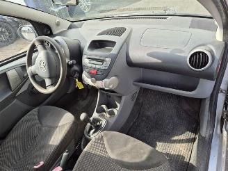 Toyota Aygo 1.0 12V picture 10