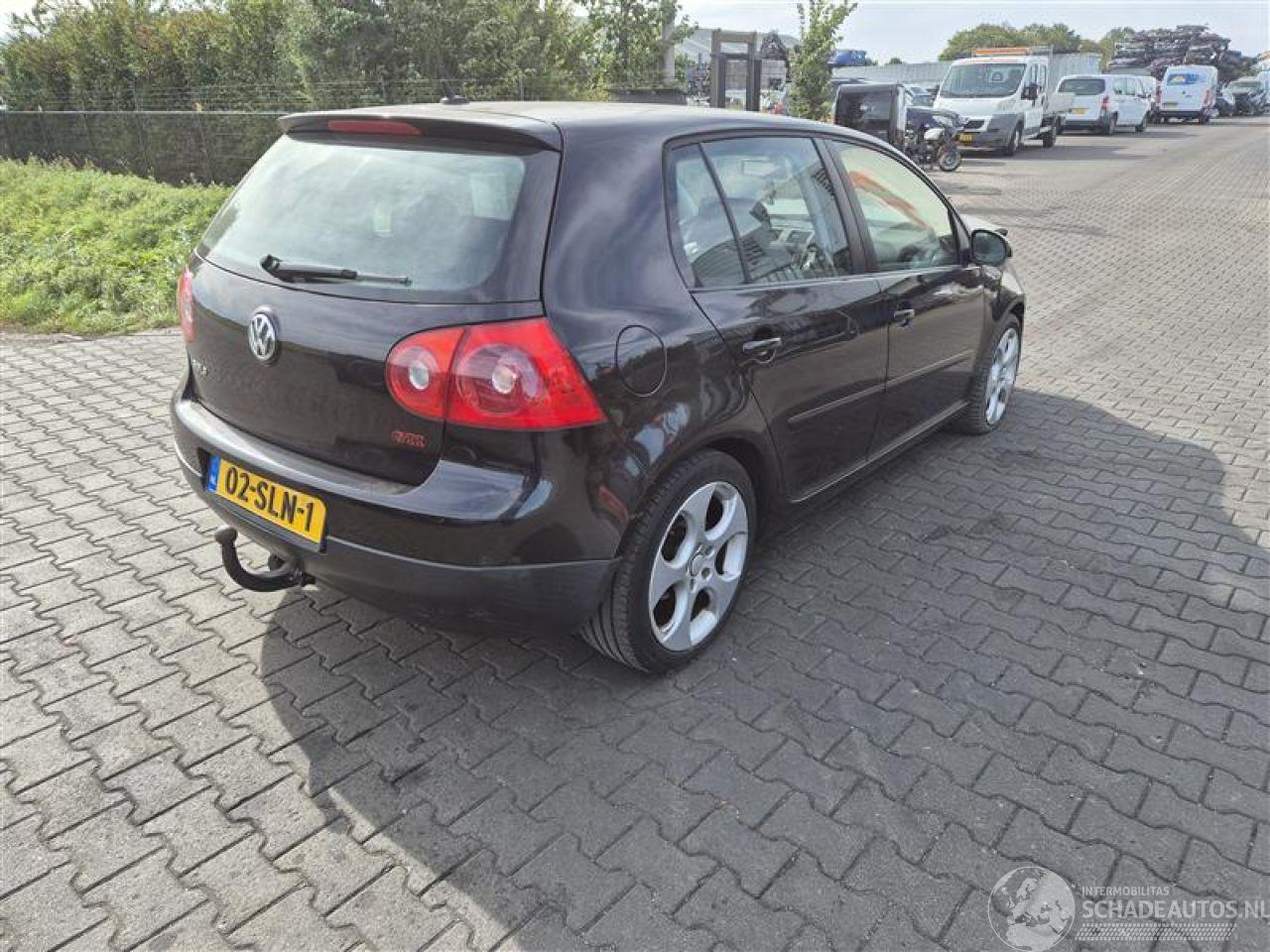 Volkswagen Golf 2.0 FSI 16V