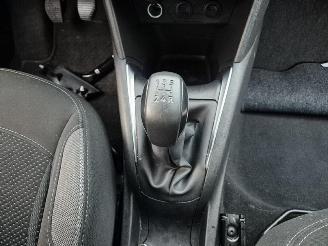 Peugeot 208 1.2 12V picture 8