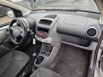 Toyota Aygo 1.0 12V picture 8