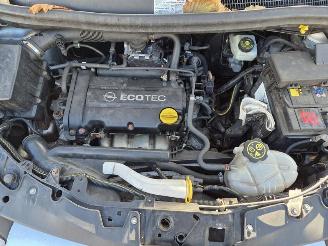 Opel Corsa 1.4 16V picture 9