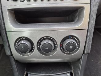 Peugeot 308 SW 1.6 VTi picture 6