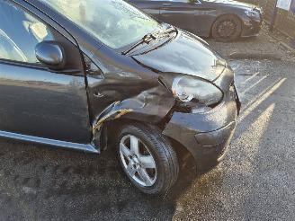 Toyota Aygo 1.0 12v picture 5