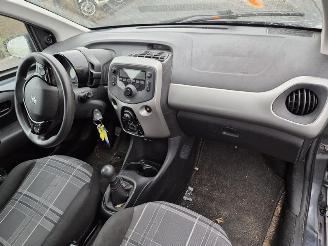 Peugeot 108 1.0 12V picture 5