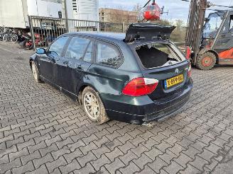 BMW 3-serie 318i touring picture 2
