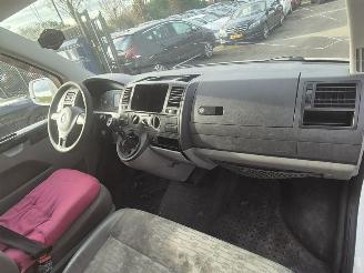 Volkswagen Transporter 2.0 TDi picture 11