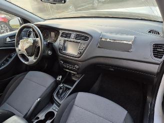 Hyundai I-20 1.0 T GDi picture 6