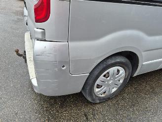 Renault Trafic 2.5 dCi picture 6