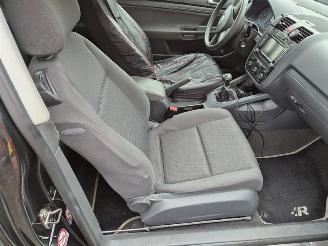 Volkswagen Golf 1.6 FSi picture 12