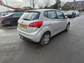 krockskadad bil auto Kia Venga 1.4 CVVT 2011/1