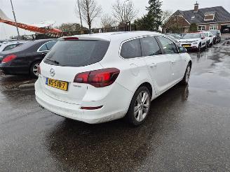 Avarii autoturisme Opel Astra SPORTS TOURER 1.4 Turbo 2011/9