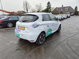 Vaurioauto  passenger cars Renault Zoé R110 2019/4