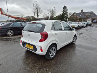 skadebil auto Kia Picanto 1.0 12v 2022/5