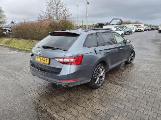 Démontage voiture Skoda Superb combi 2.0 TSi 2017/8
